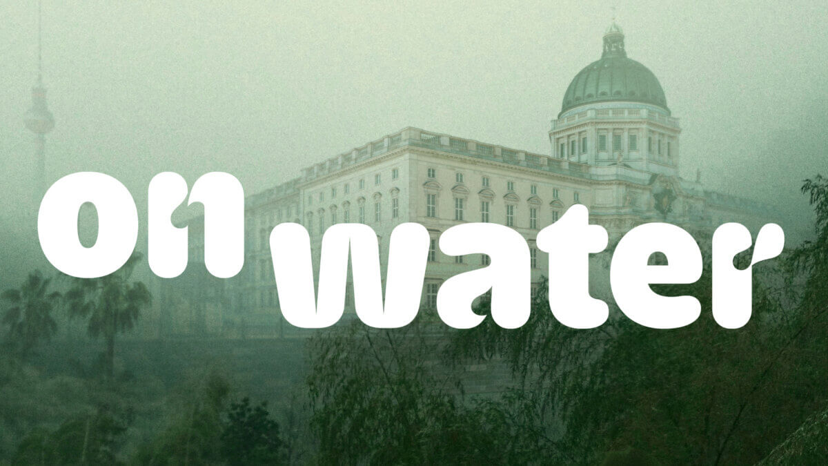 On water_key visual_groß_mit Schriftzug_nebel